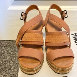 Women's Peach Sandals